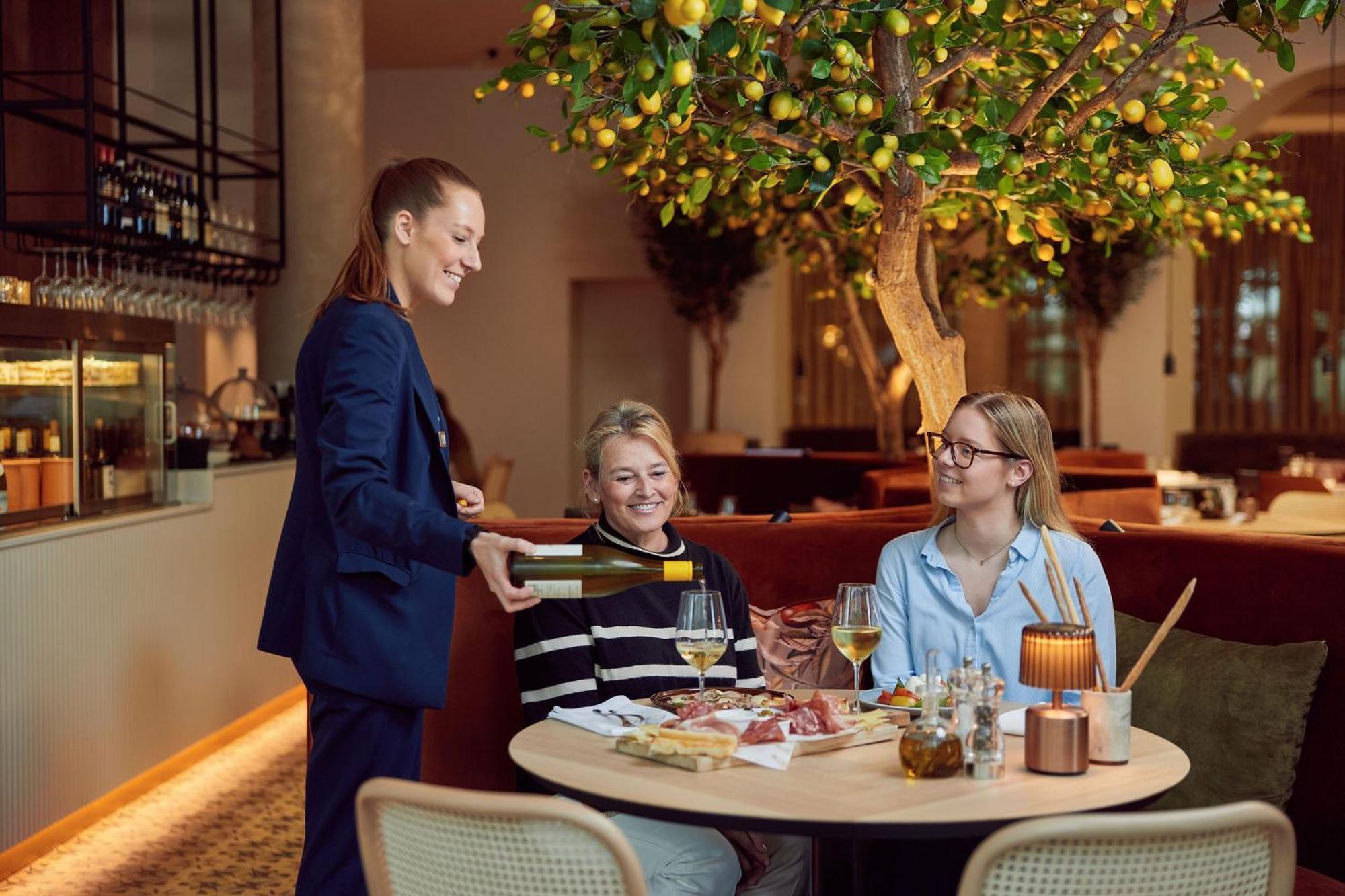 Van Der Valk Hotel Gent ภายนอก รูปภาพ
